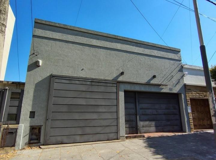 Terreno · 256m² · 3 Ambientes · 3 Cocheras
