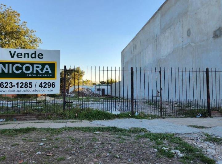 Terreno · 736m²