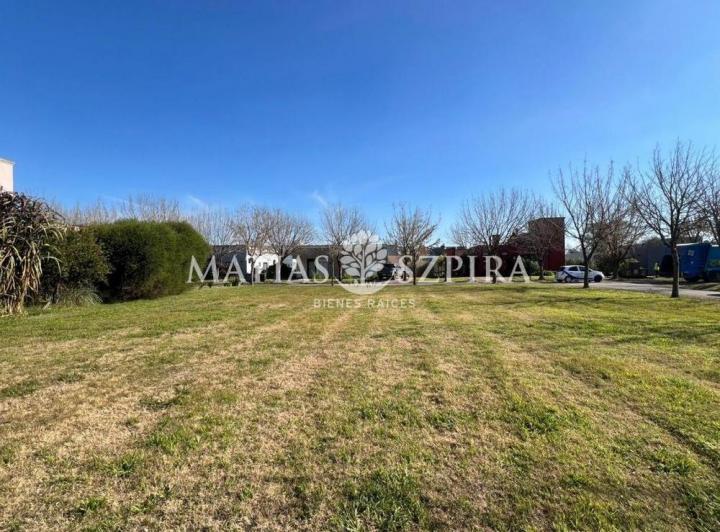 Terreno · 724m²