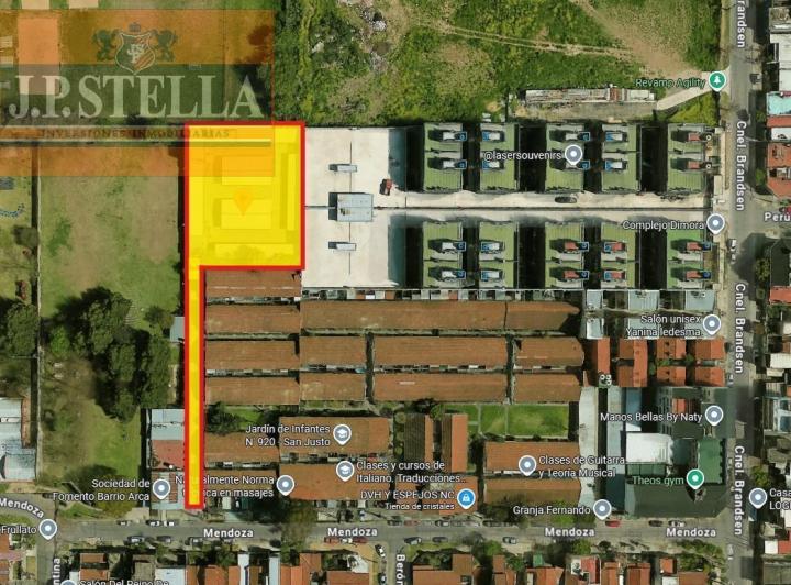 Terreno · 210m² · 63 Cocheras