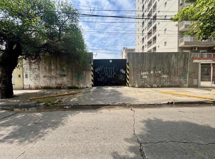 Terreno · 866m²