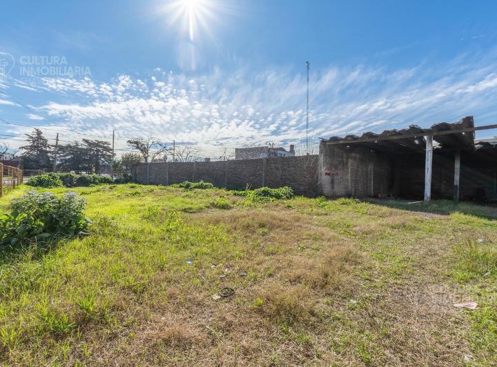 Terreno · 895m²