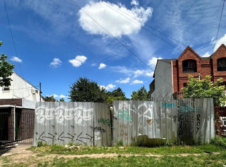 Terreno · 230m²