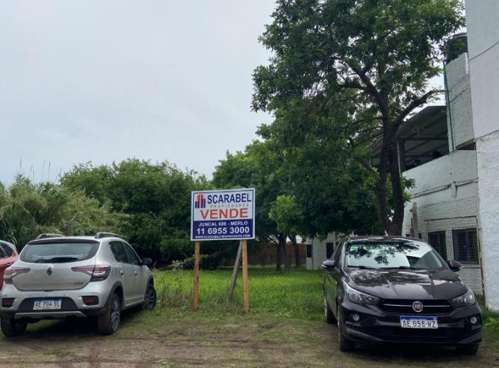 Terreno · 817m²