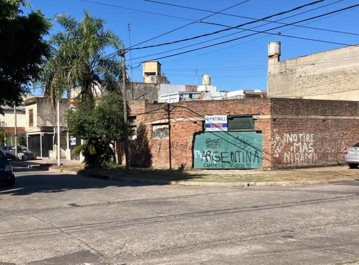 Terreno · 256m² · 3 Ambientes · 1 Cochera