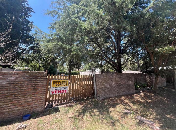 Terreno · 806m²