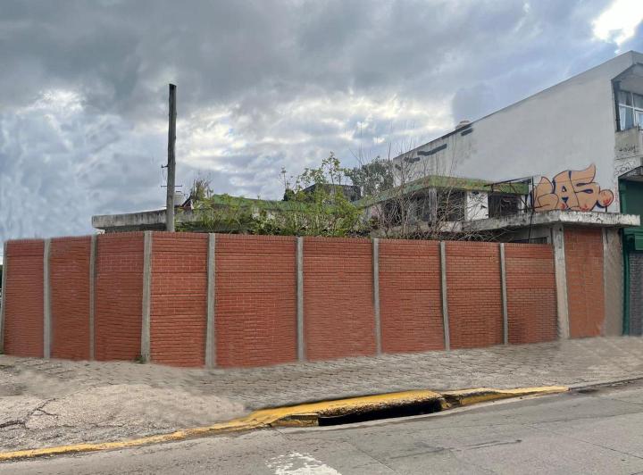 Terreno · 230m²