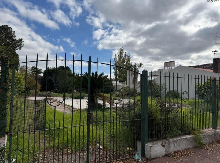 Terreno · 588m²