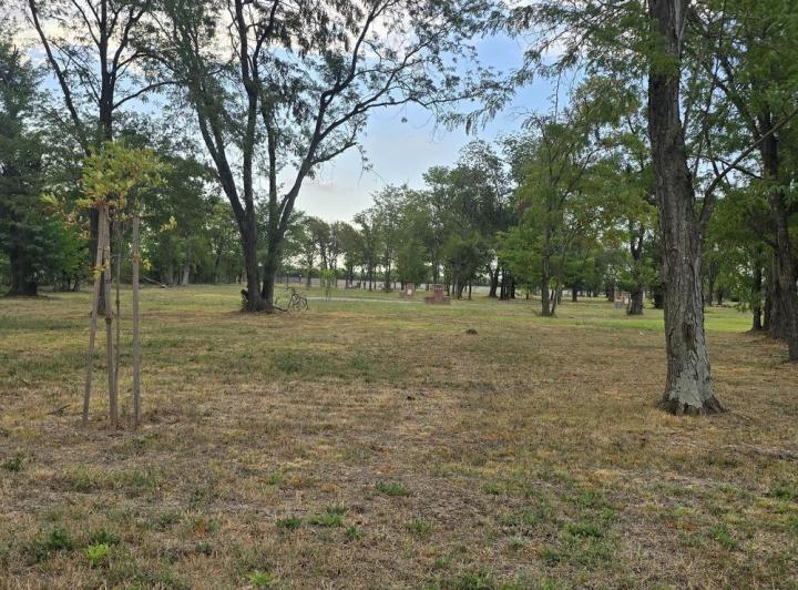 Terreno · 842m²