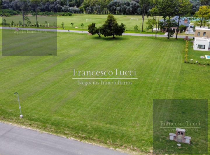 Terreno · 1200m²
