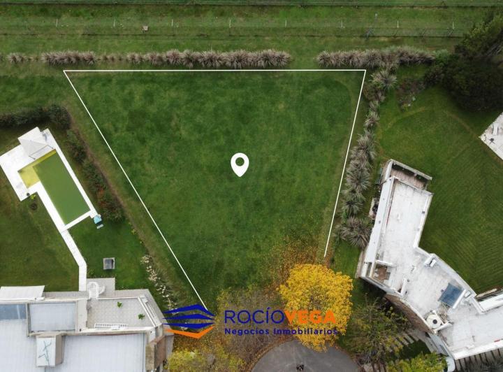 Terreno · 1100m²