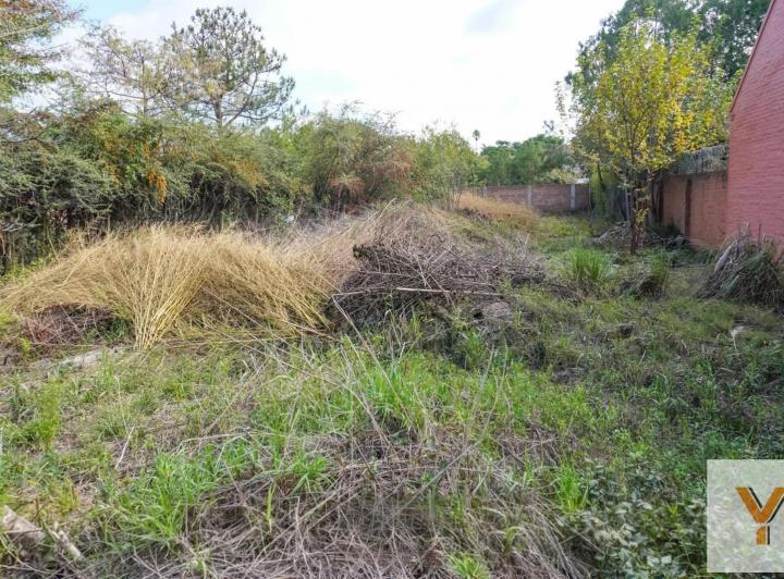 Terreno · 638m²