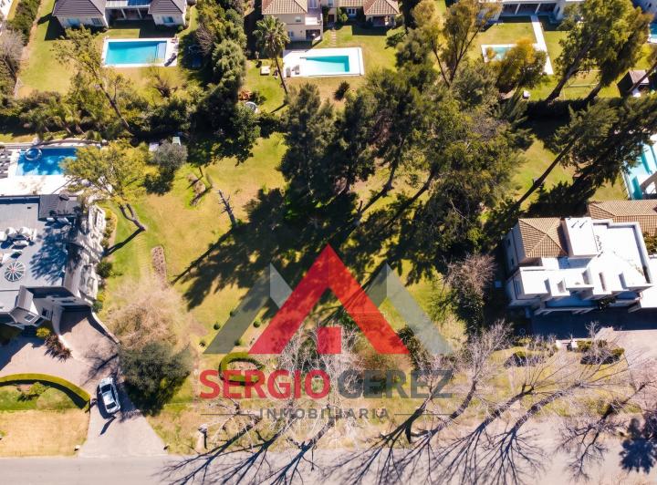 Terreno · 1600m²