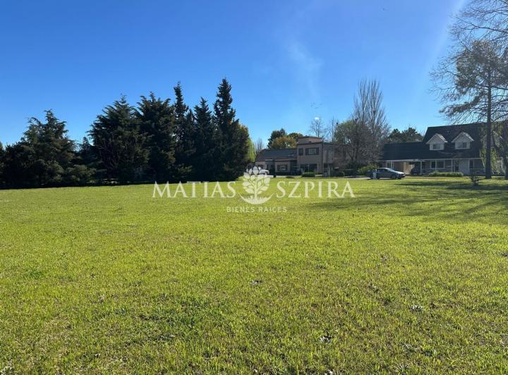 Terreno · 1548m²