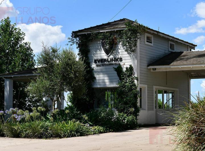 Terreno · 2070m²