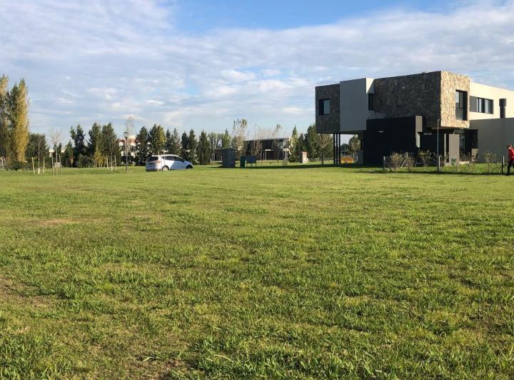 Terreno · 1047m²