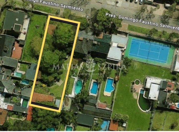 Terreno · 990m²