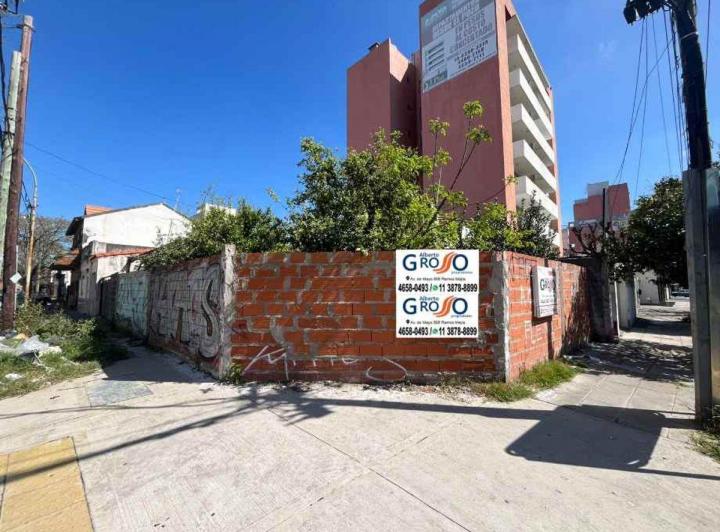 Terreno · 233m²