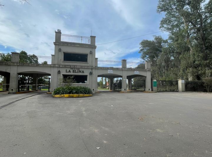 Terreno · 2000m² · 1 Ambiente · 1 Cochera