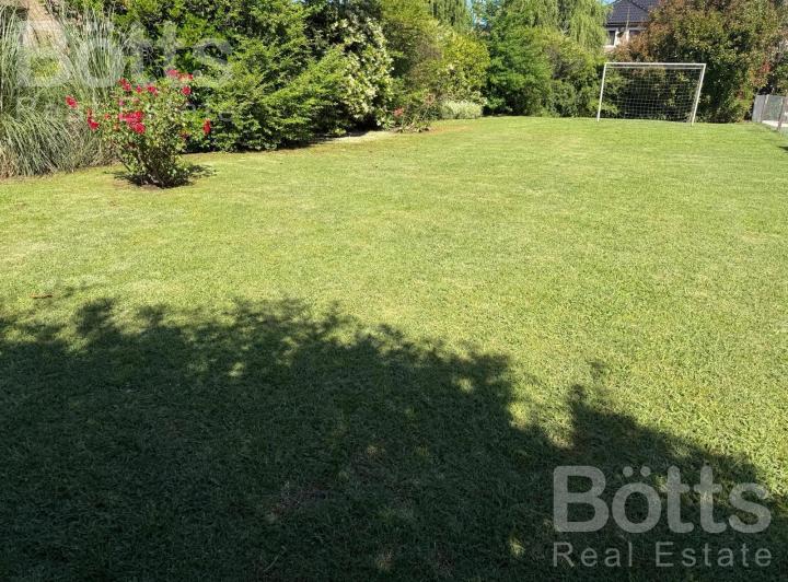 Terreno · 330m²