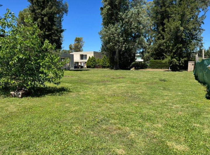 Terreno · 709m²