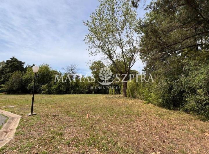 Terreno · 410m²