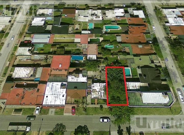 Terreno · 240m²