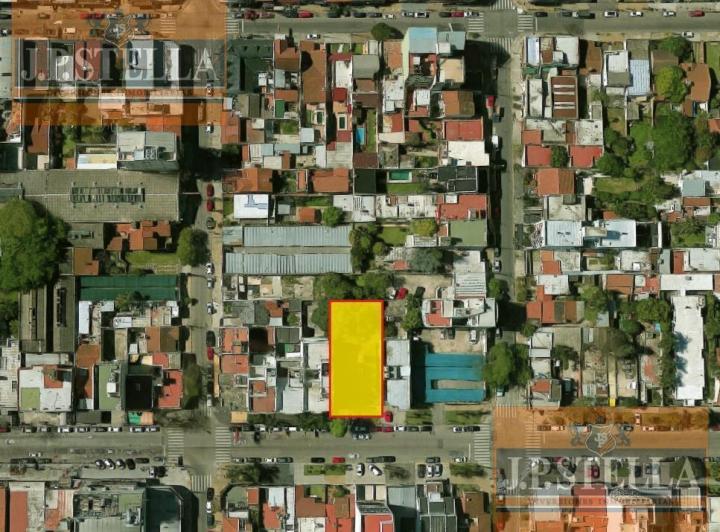 Terreno · 396m²
