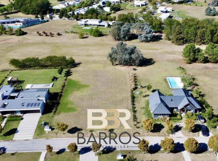 Terreno · 2060m²