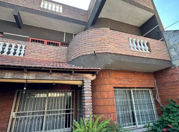 PH · 233m² · 3 Ambientes · 1 Cochera