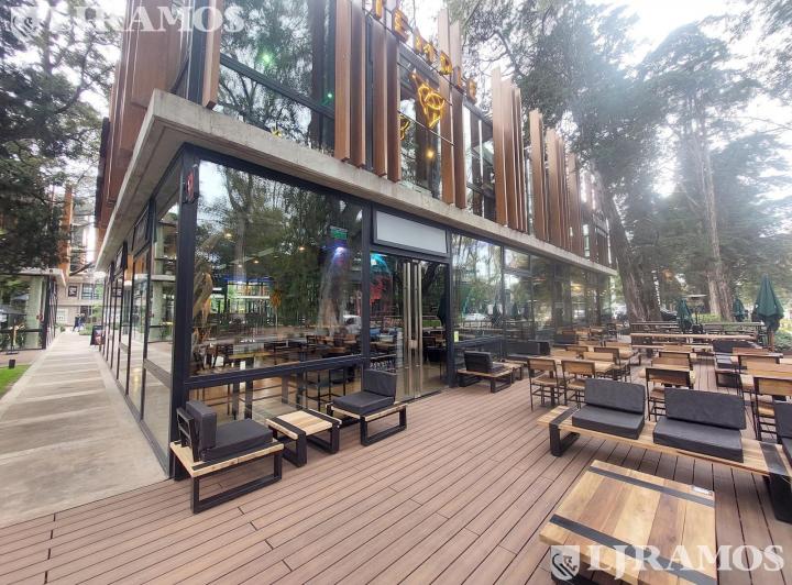 Local comercial · 311m²