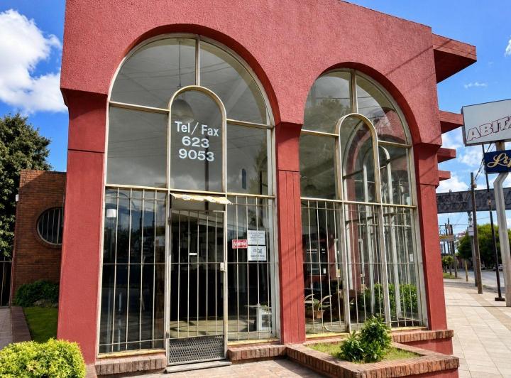Local comercial · 286m² · 5 Cocheras