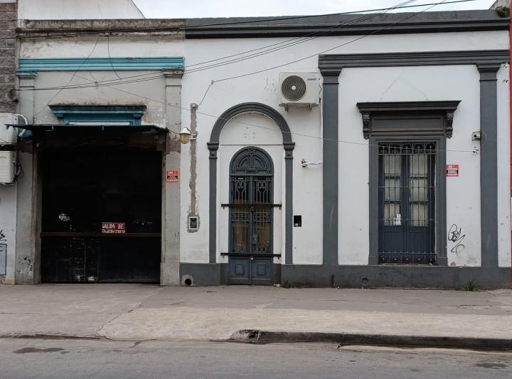Local comercial · 210m² · 1 Ambiente