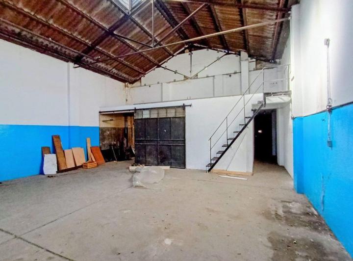 Local comercial · 275m²