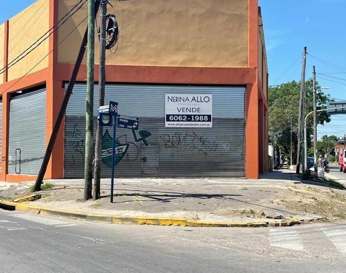 Local comercial · 196m²