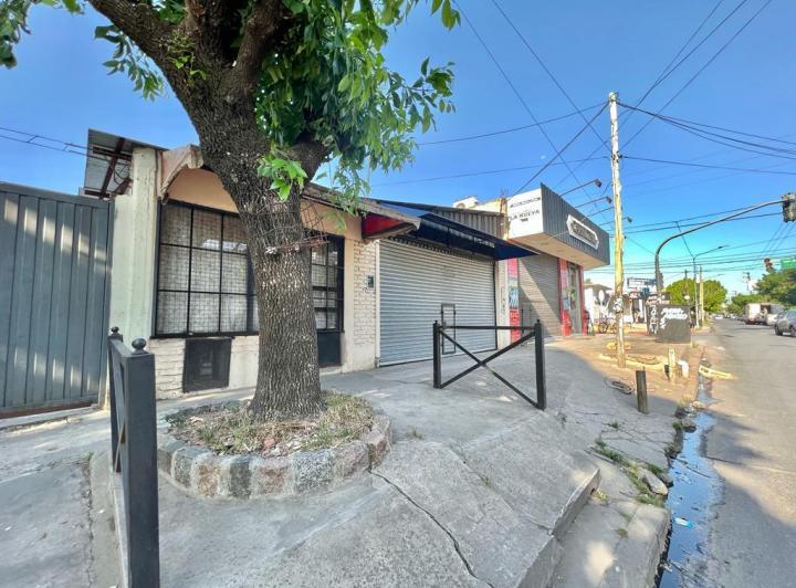 Local comercial · 151m² · 2 Ambientes · 1 Cochera