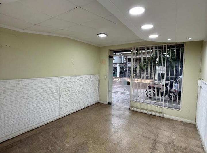 Local comercial · 100m²