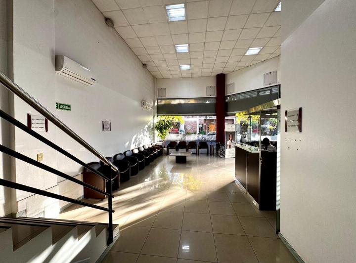Local comercial · 186m² · 6 Ambientes · 5 Cocheras