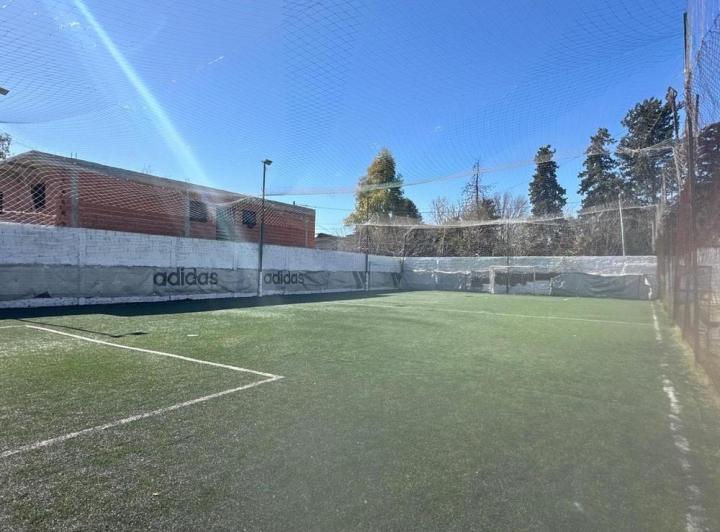 Local comercial · 100m² · 2 Ambientes · 5 Cocheras