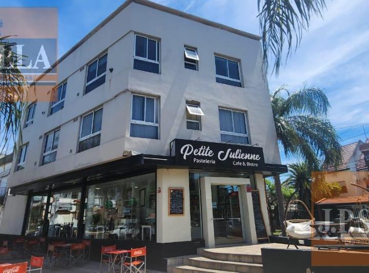 Local comercial · 122m²