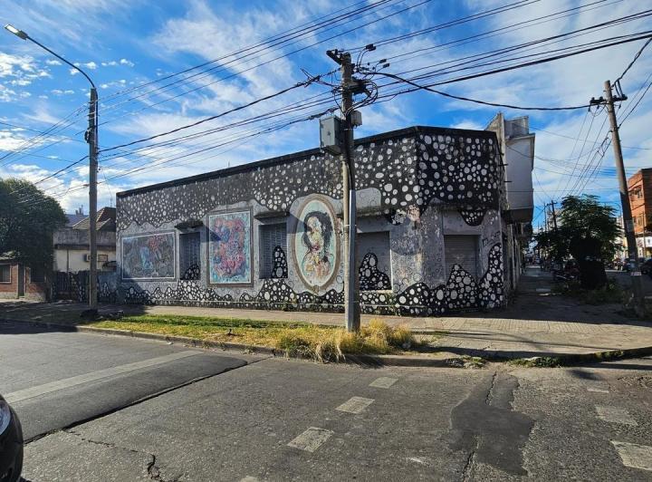 Local comercial · 200m² · 5 Ambientes · 1 Cochera