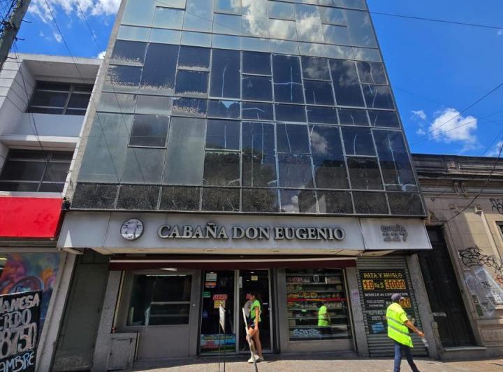 Local comercial · 726m²