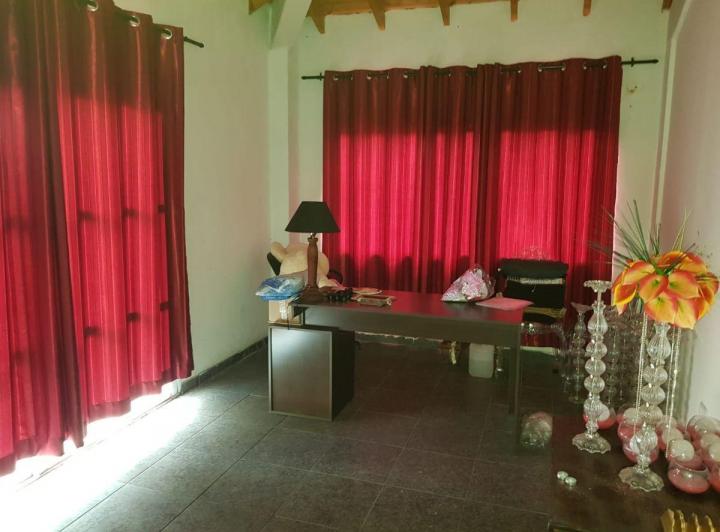 Local comercial · 750m² · 2 Ambientes · 4 Cocheras