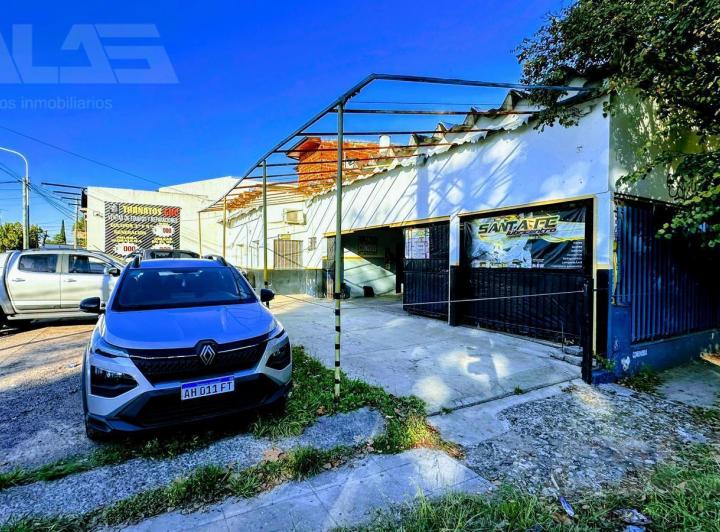 Local comercial · 130m² · 2 Ambientes · 8 Cocheras