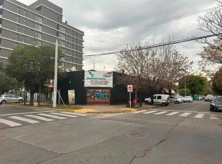Local comercial · 222m²