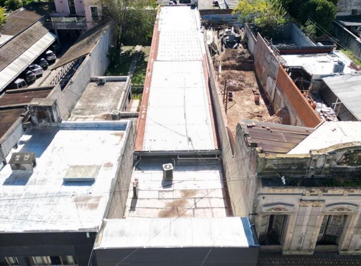 Local comercial · 483m²