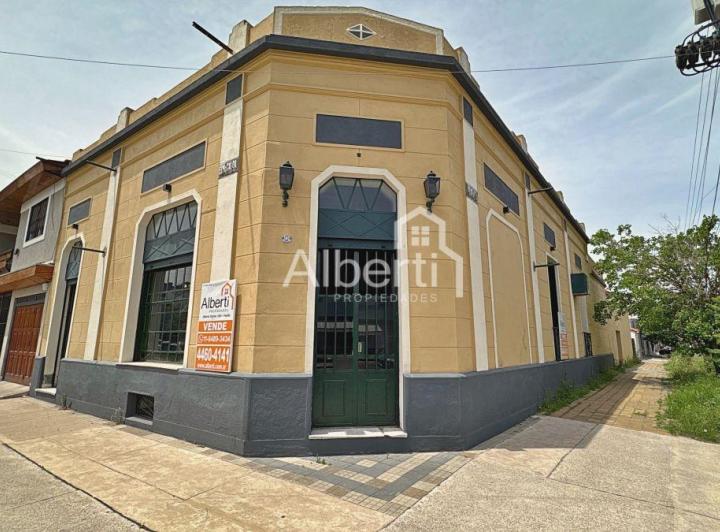 Local comercial · 268m² · 4 Ambientes · 2 Cocheras