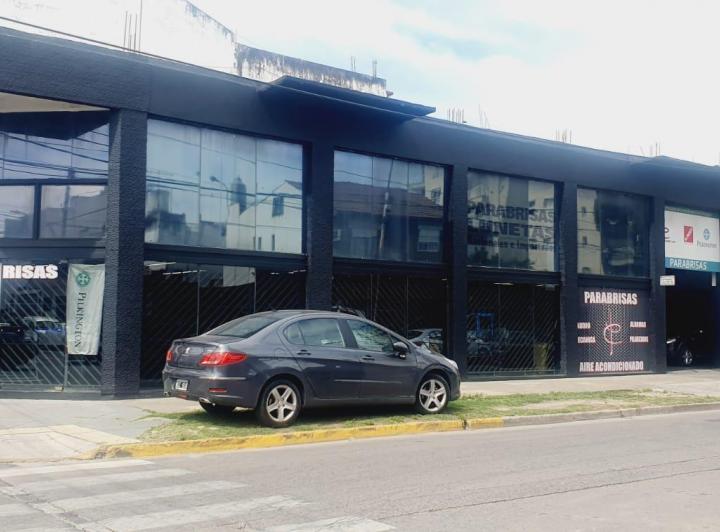 Local comercial · 355m²
