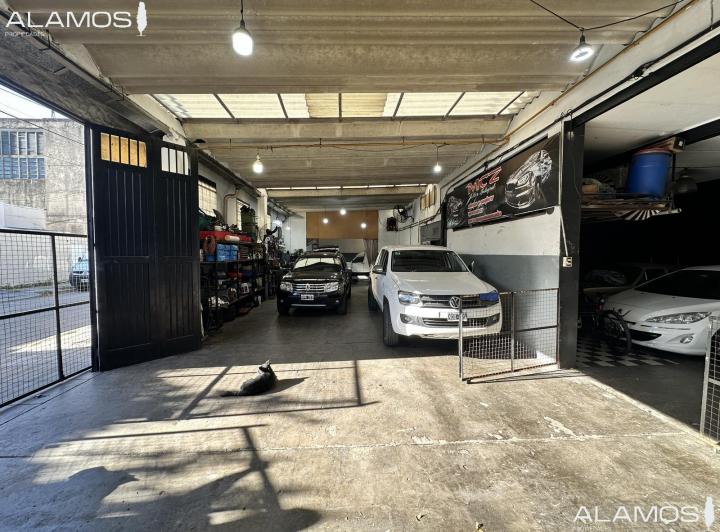 Local comercial · 355m² · 1 Ambiente · 10 Cocheras