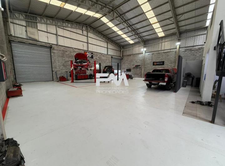Local comercial · 390m²